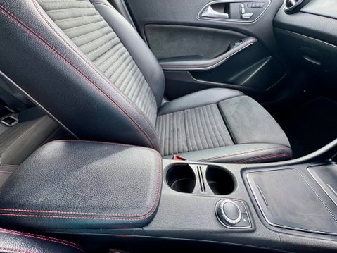 Mercedes-Benz GLA Class GLA 220 D 4MATIC AMG LINE PREMIUM PLUS 44