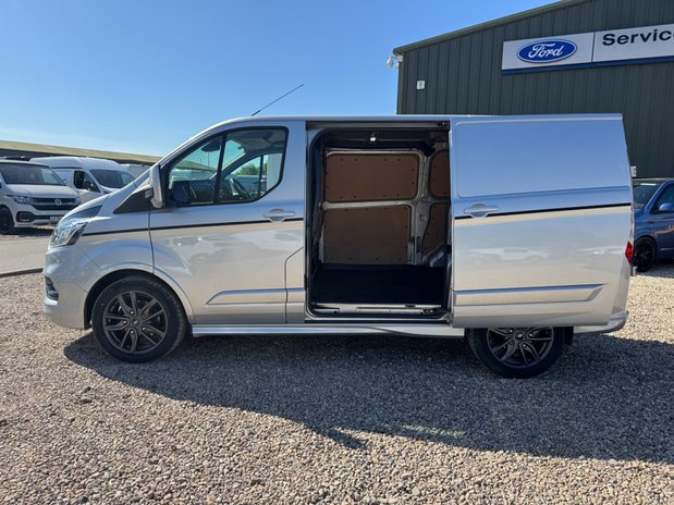 Ford Transit Custom SWB L1H1 Low Roof Sport 290 Air Con Alloys SELECT 14