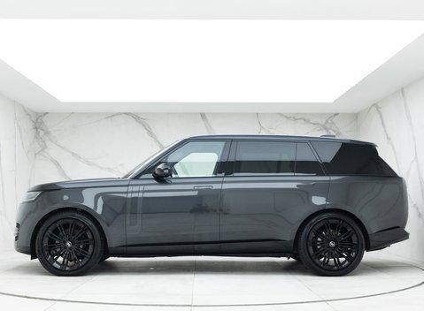 Land Rover Range Rover D350 Autobiography LWB 7 Seater 2