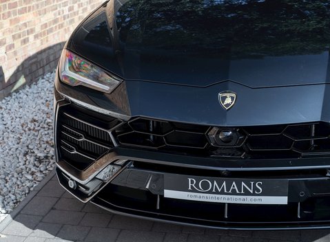 Lamborghini Urus 24