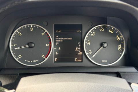Land Rover Discovery SDV6 LANDMARK - ONE OWNER - 10 SERVICED INC CAMBELT 46