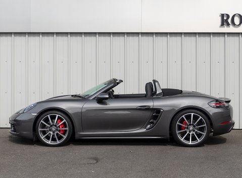 Porsche 718 Boxster S 2