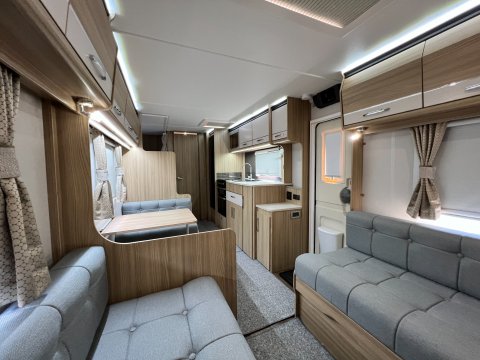 Coachman Vision 630 Plus 33