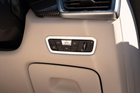 BMW X5 4.4 M50i V8 Auto xDrive Euro 6 (s/s) 5dr 31