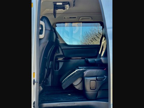 Toyota Vellfire GOLDEN EYES II V6 75