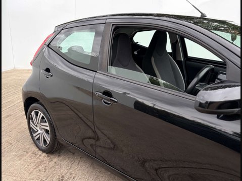 Toyota Aygo 1.0 Aygo X-Play TSS VVT-i CVT 5dr 5