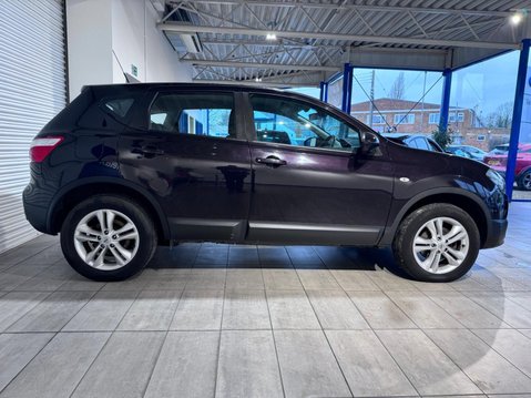 Nissan Qashqai 1.6 Acenta 2WD Euro 5 (s/s) 5dr 2