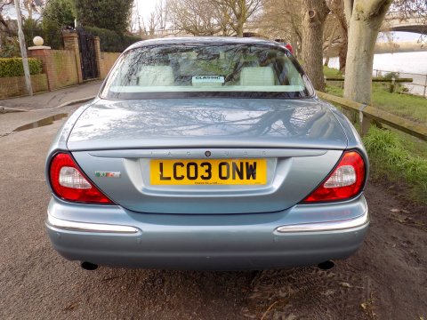 Jaguar XJR 4.2 V8 Supercharged 9