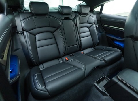 Porsche Taycan TURBO S 17