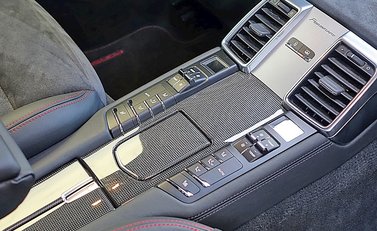Porsche Panamera GTS 9