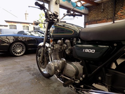 Kawasaki Z900 A4 29