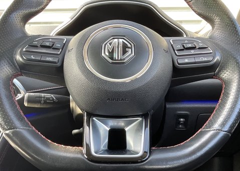 MG HS 1.5 T-GDI EXCLUSIVE 23