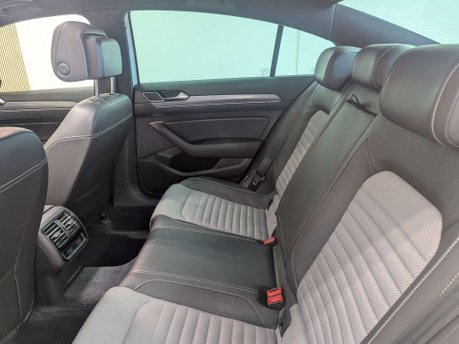 Volkswagen Passat 2.0 Passat R-Line TDI BlueMotion Technology Semi-Auto 4dr 39