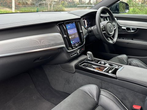 Volvo V90 2.0h T6 Recharge 11.6kWh R-Design Auto AWD Euro 6 (s/s) 5dr 30