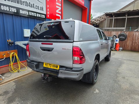 Toyota Hilux ACTIVE 4WD D-4D DCB 8