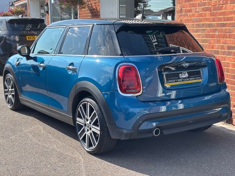 Mini Hatch 1.5 Cooper Exclusive Hatchback 5dr Petrol Steptronic Euro 6 (s/s) (136 ps) 2