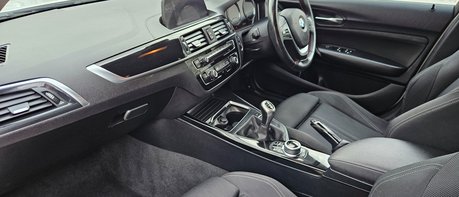 BMW 1 Series 118I SPORT LOOK! JUST 58000 MILES! SAT NAV! BLUETOOTH! GREAT HISTORY 1