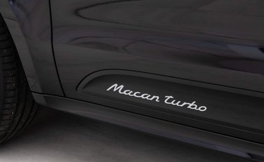Porsche Macan TURBO PDK 23