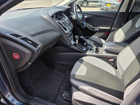 Ford Focus 1.6 TDCi Zetec Navigator Euro 5 (s/s) 5dr 2