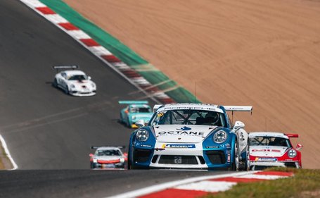 King Harry the 1st - Octane Finance on top at Brands Hatch
