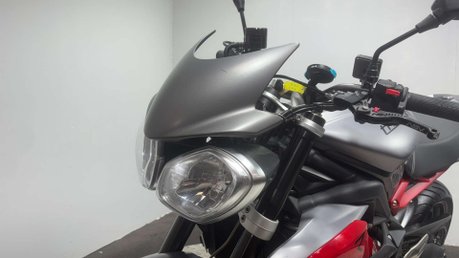 Triumph Street Triple R 2014 ONLY 15K NEW MOT ARROW EXHAUST VERY CLEAN NAKED 20