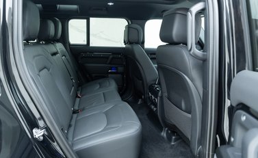 Land Rover Defender 110 V8 13