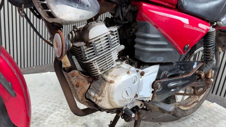 Yamaha YBR125 Custom 2009 HIGH MILES BREAKER PROJECT PARTS BIKE 125CC LEARNER 12