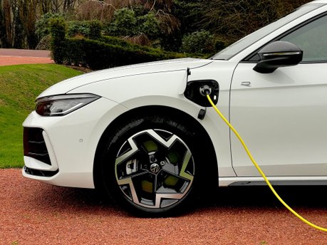 Volkswagen Passat R-LINE DSG 6