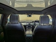 Land Rover Range Rover Velar 3.0 Range Rover Velar R-Dynamic HSE D300 Auto 4WD 5dr 28