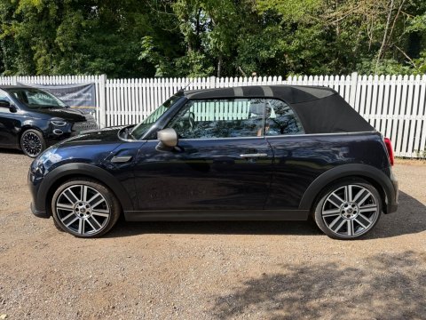 Mini Convertible COOPER EXCLUSIVE 24
