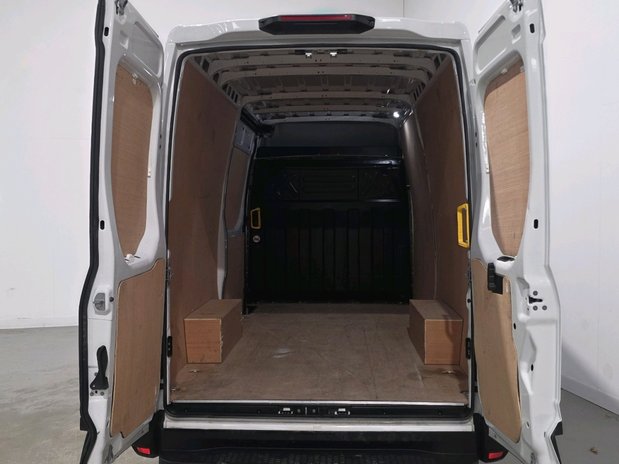 Iveco Daily Daily 35S14A8V H2 2.3 BUISNESS Van 3520L WB Hi-Matic 9