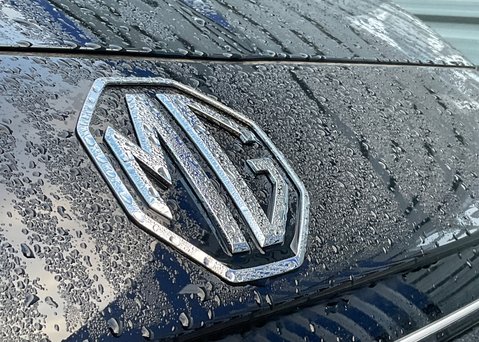 MG HS 1.5 T-GDI HYBRID+ TROPHY 4
