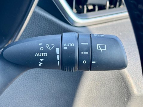 Toyota Corolla VVT-I DESIGN 26