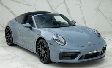 Porsche 911 Targa 4 GTS (992) 8