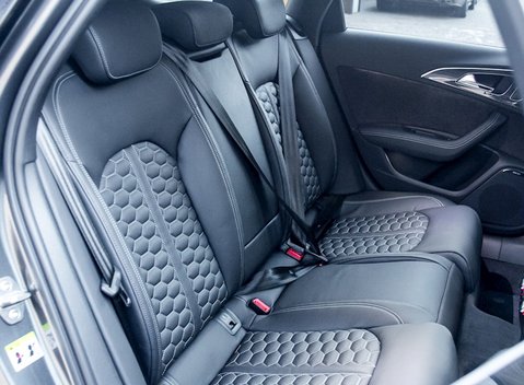 Audi RS6 Avant Performance 13