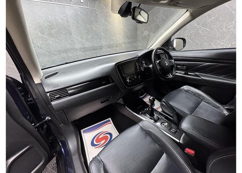 Mitsubishi Outlander 2.2 DI-D 4 SUV 5dr Diesel Manual 4WD Euro 6 (s/s) (147 ps) 55