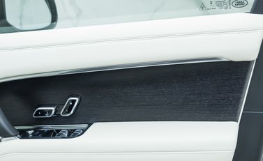 Land Rover Range Rover P530 Autobiography LWB (7 Seat) 27