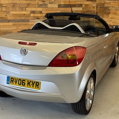 Vauxhall Tigra 1.4i 16v Exclusiv Convertible 2dr Petrol Manual (a/c) (146 g/km, 89 bhp) 3
