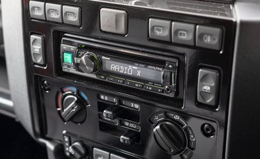 Land Rover Defender 110 Adventure Edition 19