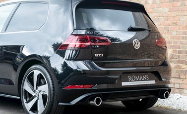 Volkswagen Golf GTI 21