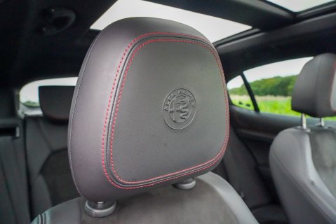 Alfa Romeo Stelvio QUADRIFOGLIO 12