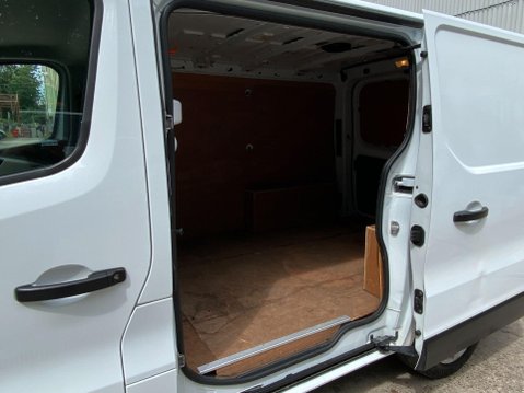 Renault Trafic 1.6 dCi 27 Business+ Panel Van 5dr Diesel Manual SWB Standard Roof Euro 6 ( 29