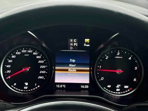 Mercedes-Benz V Class 2.2 V220d AMG Line MPV 5dr Diesel G-Tronic+ Euro 6 (s/s) 7 Seat (163 ps) 61