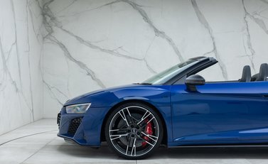 Audi R8 V10 PERFORMANCE CARBON BLACK SPYDER 48