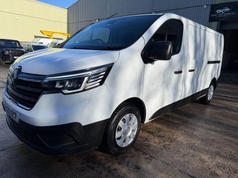 Renault Trafic 2.0 dCi Blue LL30 Business Panel Van 5dr Diesel Manual L2 H1 Euro 6 (s/s) ( 25
