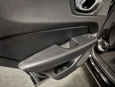 Volvo XC60 2.0 XC60 Momentum D4 AWD Auto 4WD 5dr 41