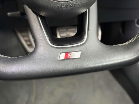 Audi A4 2.0 TDI 35 Black Edition Saloon 4dr Diesel S Tronic Euro 6 (s/s) (163 ps) 46