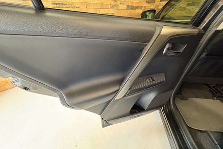 Toyota Rav4 2.2 D-4D Invincible SUV 5dr Diesel Manual 4WD Euro 5 (150 ps) 50