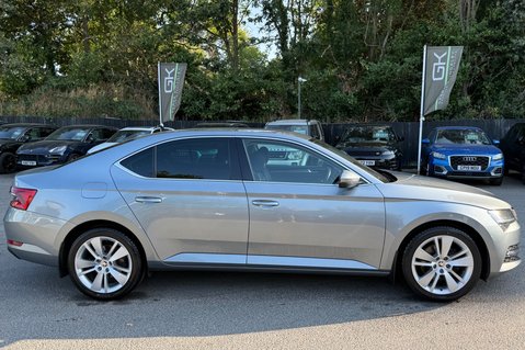 Skoda Superb SE L TSI DSG - FULL SKODA SERVICE HISTORY 5