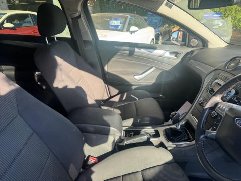 Ford Mondeo 2.0 TDCi Titanium Euro 5 5dr 21
